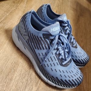 Hoka flyknit clifton 5 tennis shoes